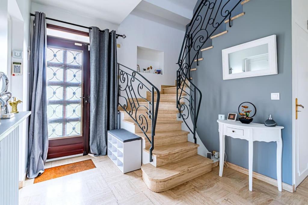Charmante Maison Au Calme Yerres Exterior foto